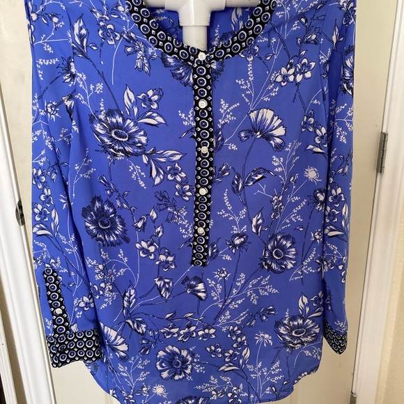 Talbots Blue Floral Blouse with Black Accents Beautiful blouse! - Picture 2 of 7